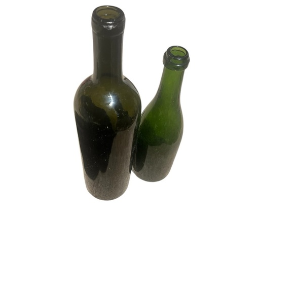 2 Antique Push-up BaseHand Blown Thick Green Wine Glass Bottle Vintage - Picture 2 of 3